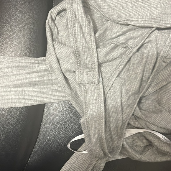 LULUS Heather Grey Long Sleeve Button-Front Bodysuit Size L - Picture 6 of 6